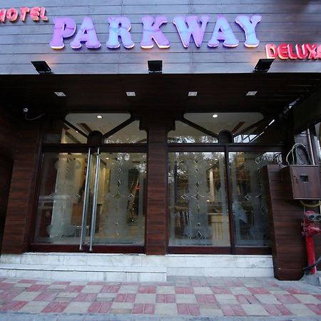 Hotel Parkway Deluxe Neu-Delhi Exterior foto