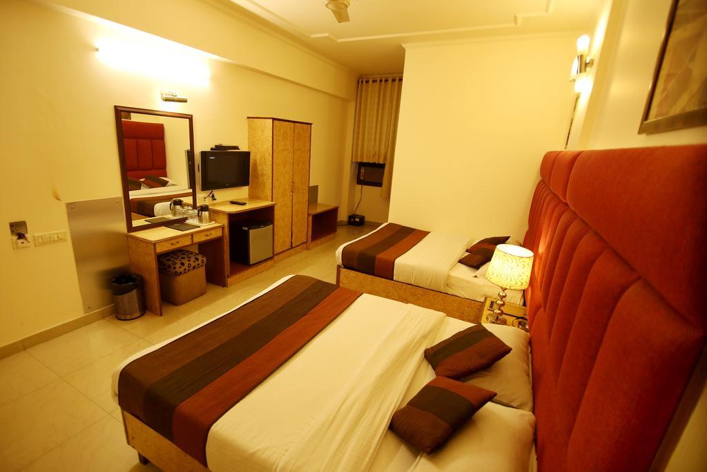 Hotel Parkway Deluxe Neu-Delhi Exterior foto