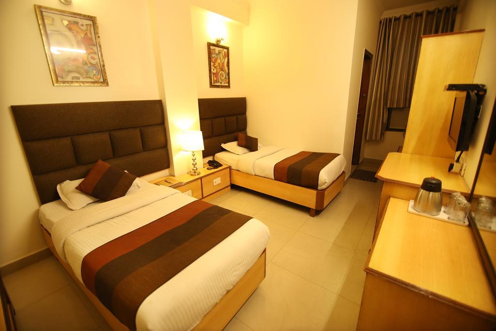Hotel Parkway Deluxe Neu-Delhi Exterior foto