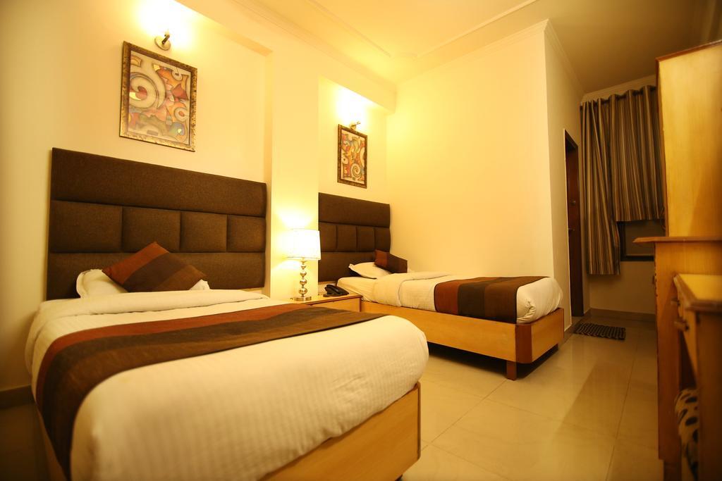 Hotel Parkway Deluxe Neu-Delhi Exterior foto
