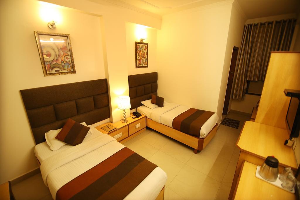 Hotel Parkway Deluxe Neu-Delhi Exterior foto