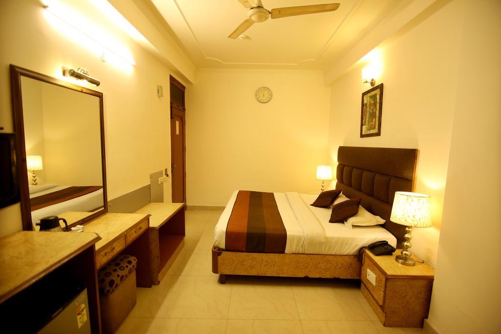 Hotel Parkway Deluxe Neu-Delhi Exterior foto