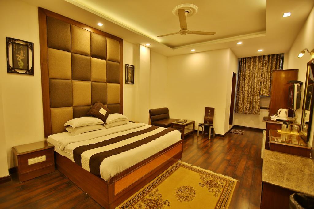 Hotel Parkway Deluxe Neu-Delhi Exterior foto
