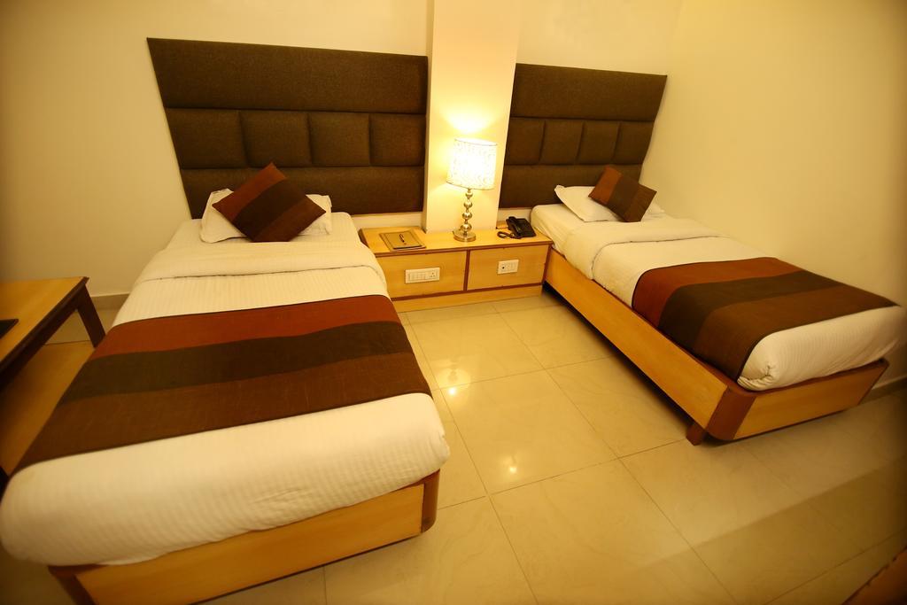 Hotel Parkway Deluxe Neu-Delhi Exterior foto