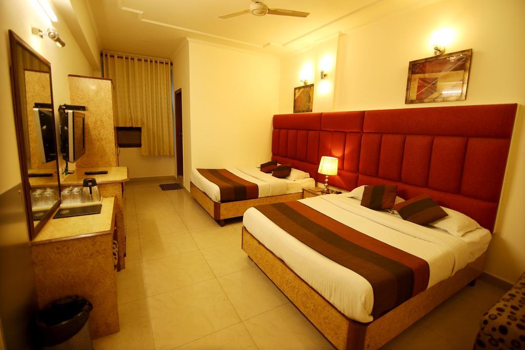 Hotel Parkway Deluxe Neu-Delhi Exterior foto