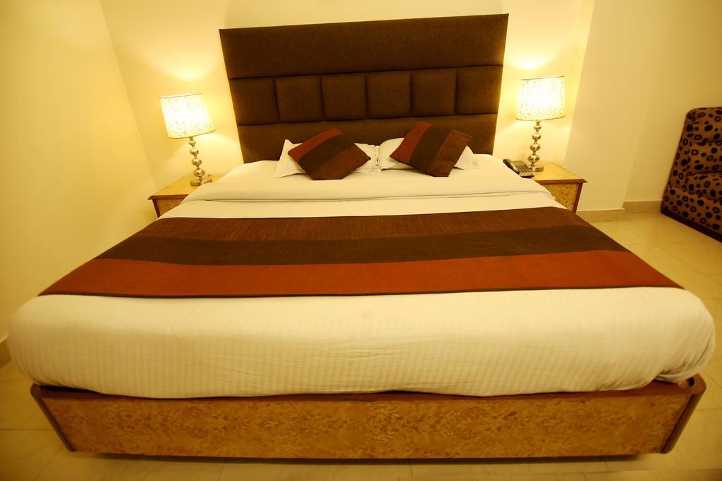Hotel Parkway Deluxe Neu-Delhi Exterior foto