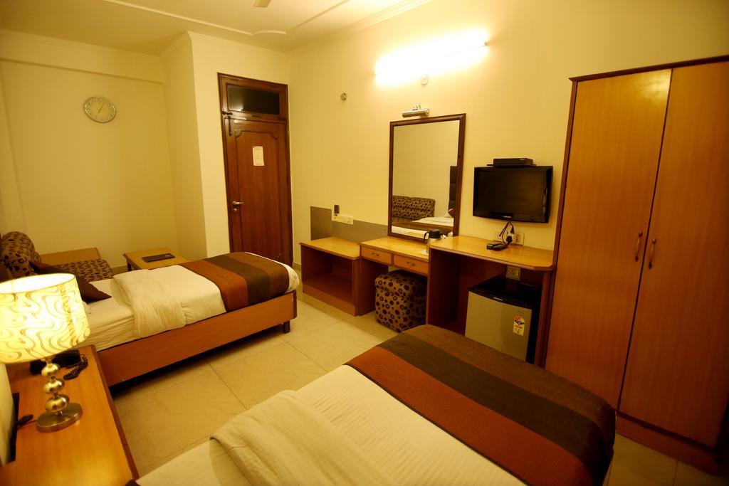 Hotel Parkway Deluxe Neu-Delhi Exterior foto
