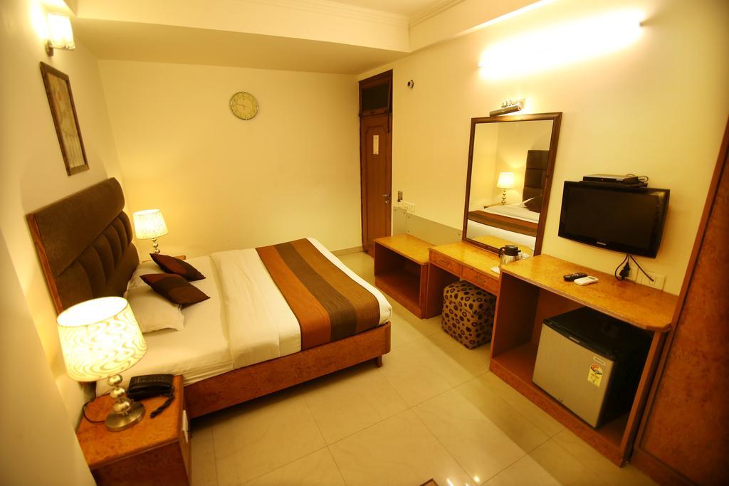 Hotel Parkway Deluxe Neu-Delhi Exterior foto