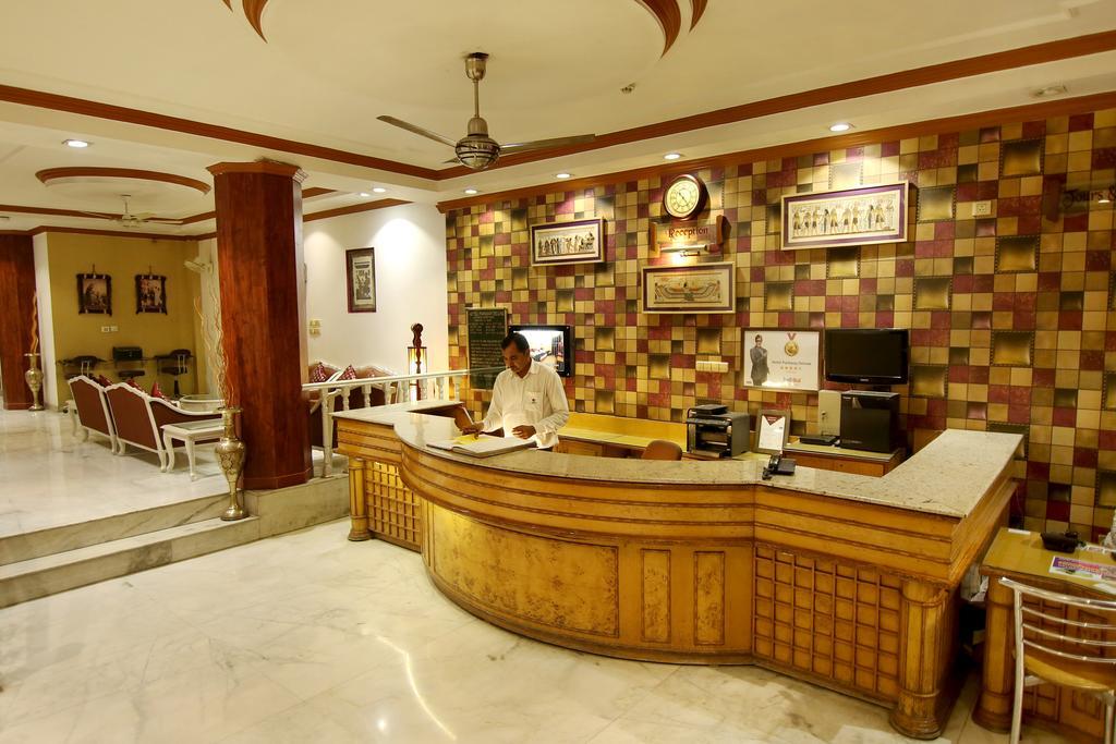 Hotel Parkway Deluxe Neu-Delhi Exterior foto